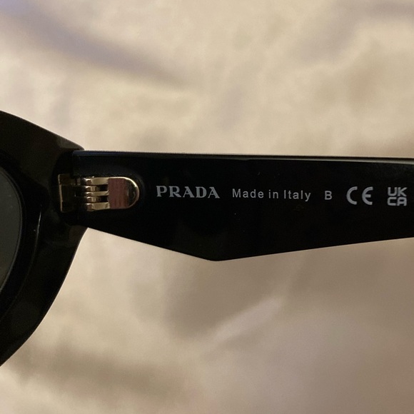 Prada Symbole sunglasses - Picture 5 of 8